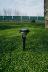 LED + UV Solární lampa proti hmyzu do zeme