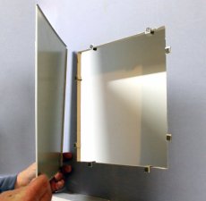 Kryt otvoru 35x35cm SDK 8x magnet