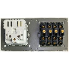 Dvojitý Schodišťový/křížový vypínač + zásuvka s dvěma USB vstupy