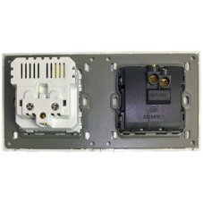 Klasický vypínač + zásuvka s dvema USB vstupy